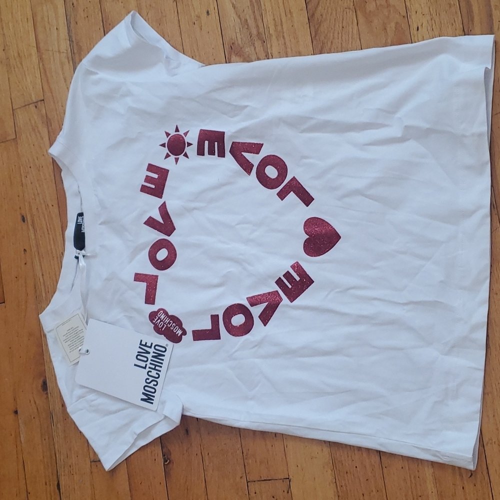 Love moschino top for  women  size 4 color white and Red heart ❤